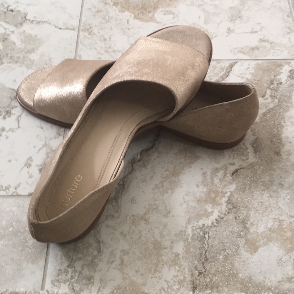 Women’s Nurture Gold flat shoe 11